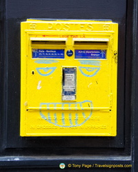 Another grafittied postbox